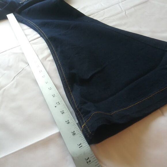 Studio 12 women's size 7 dark blue flare jeans - Picture 9 of 13